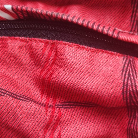 Hurley board short maroon plaid boy's size 8 - Picture 7 of 7